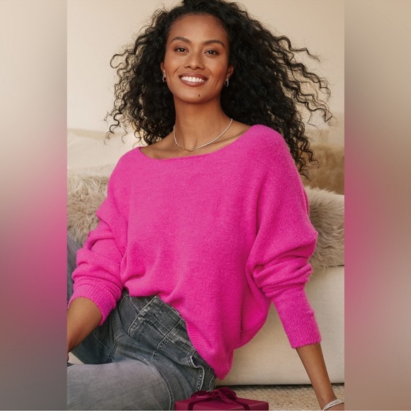 Evereve Sweaters - Evereve Rochelle Off Shoulder Pullover Sweater Fushia Pink Medium Relaxed Soft